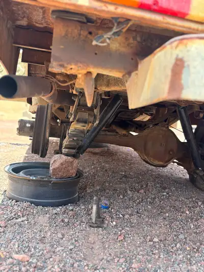 للبيع قطع غيار جيب شاص وربع 80 إلى 84 شرط بذن الله 7