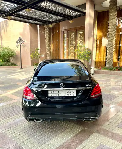 للبيع مرسيدس C63s موديل 2016 جفالي 10