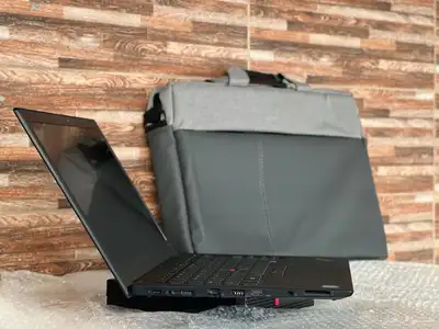 لاب توب Lenovo T480s i7 Gen 8   خفيف وموثوق 2