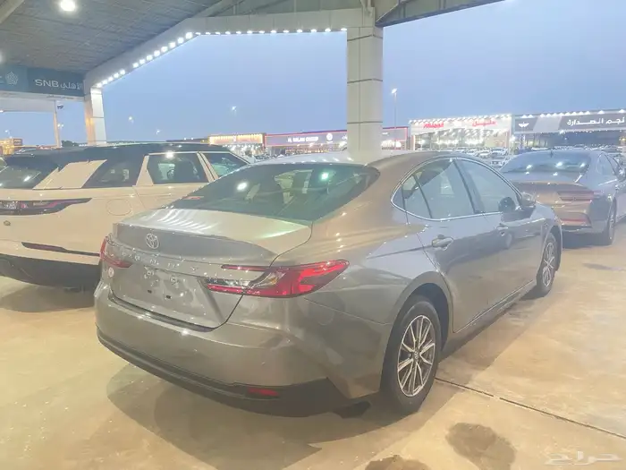 تويوتا كامري بنزين لوان تيتانيوم موديل 2025 سعودي 5