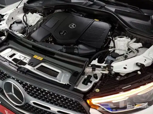 تم البيع مرسيدس GLC 300 Coupe 2024 Kit Amg 5