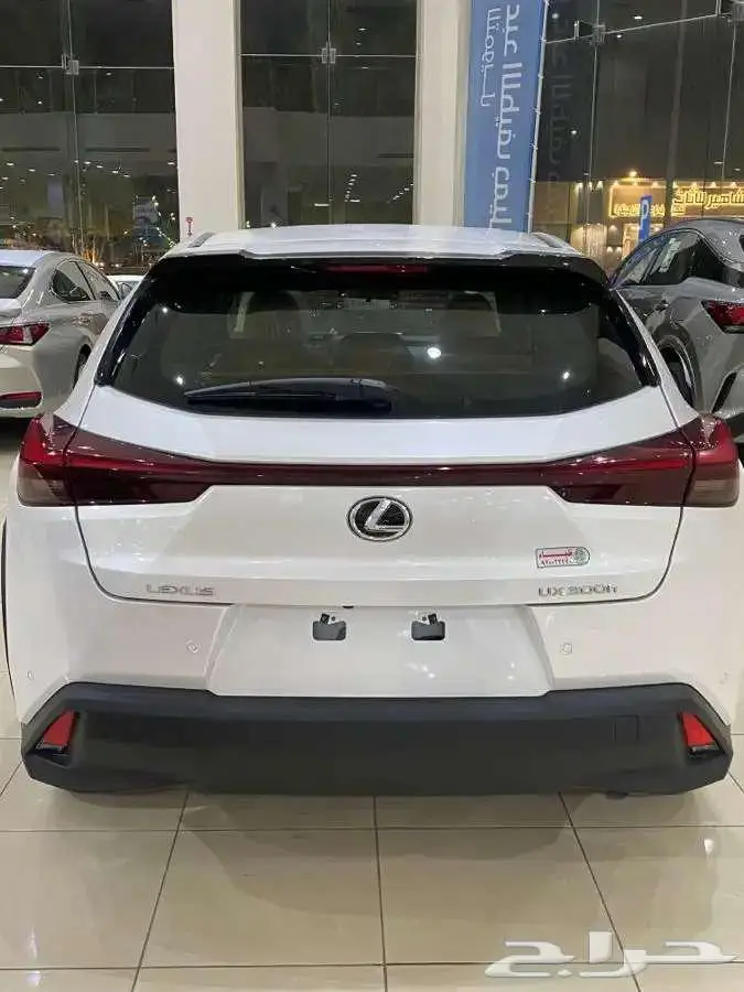 لكزس UX 300 AH موديل 2024 2