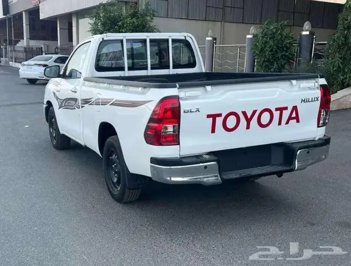 هايلكس غمارة GLX 2.7 بنزين 2025 .. عروض الأقساط 9