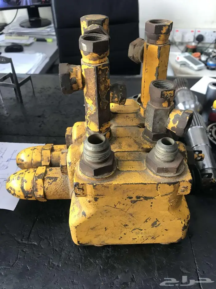 طرمبه ديزل و4 يخاخات -كونترول هيدروليك -باك لودر جون دير 310 2