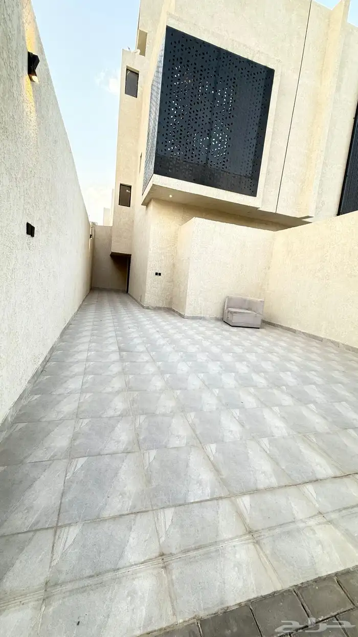 دور علوي مساحه 450 متر بدر 1