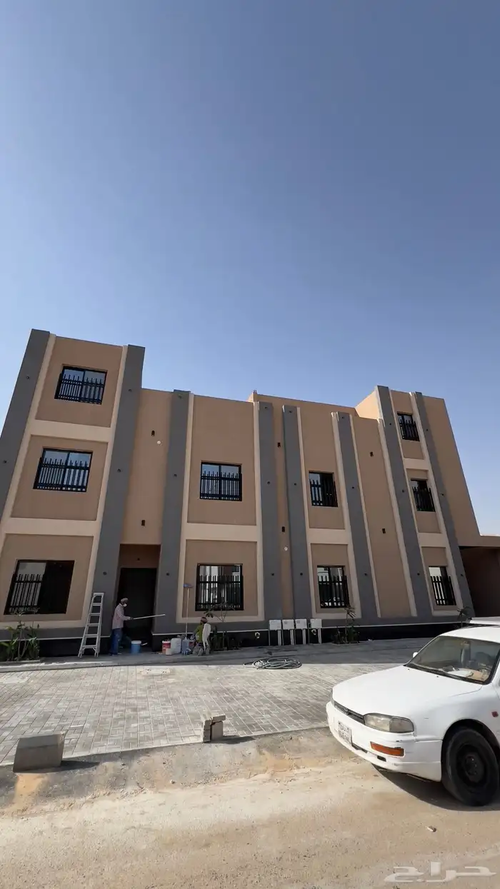 فيلا في حي لبن 0