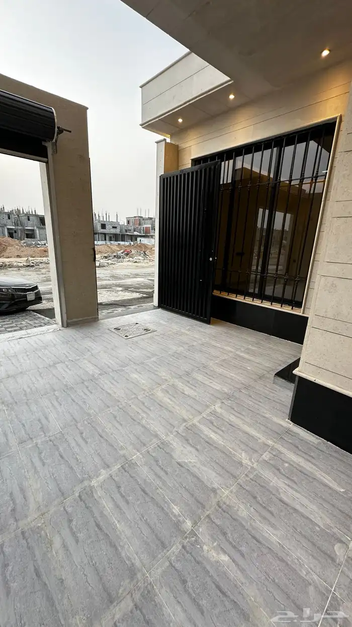 دور ارضي بموقع مميز في حي الندوة وبسعر مناسب ويوجد ضمانات 5