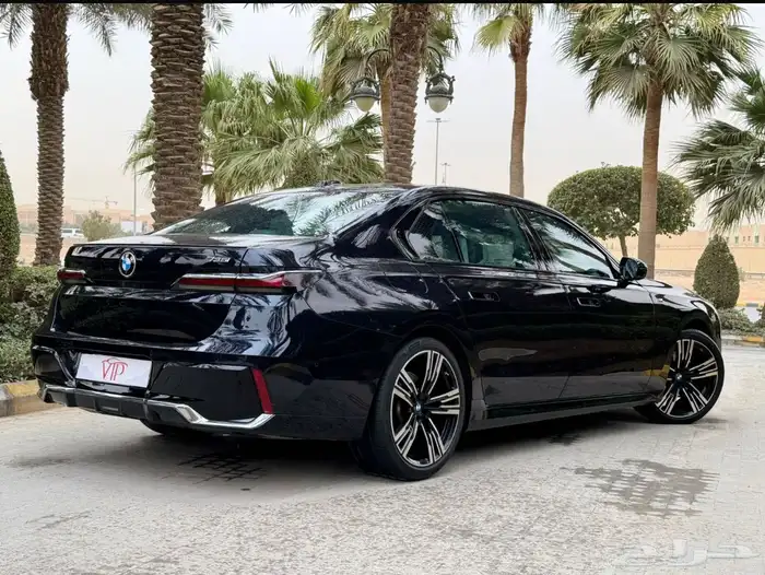استقبال يليق بك  وسيارة أفخم مما تتخيل 2