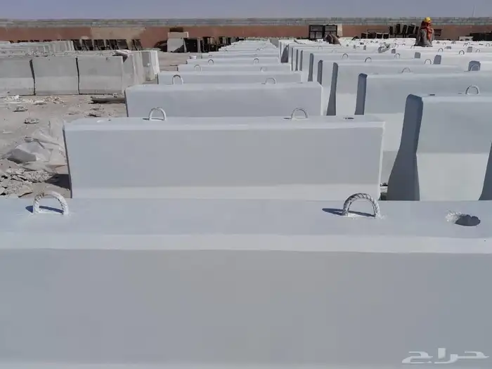 حواجز خرسانية قواعد انارة دعايه وأعلان 26