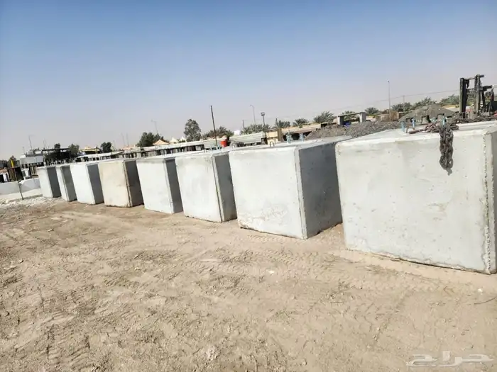 حواجز خرسانية قواعد انارة دعايه وأعلان 21