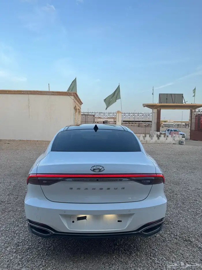 ازيرا 2020 بنزين فل كامل ( بطاقة جمركية ) 3
