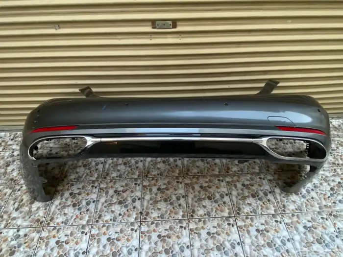 صدام خلفي مرسيدس يخت أمريكي 1