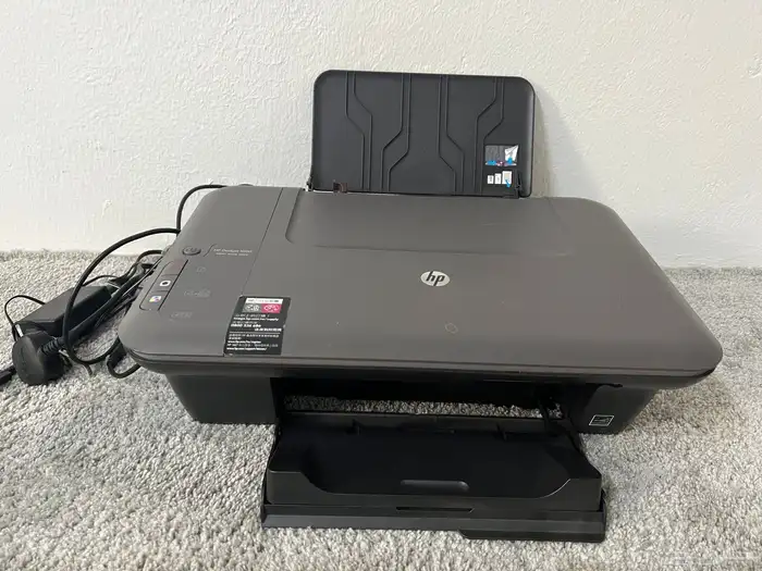 طابعة HP Deskjet 1050 1