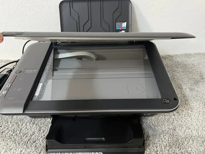 طابعة HP Deskjet 1050 2