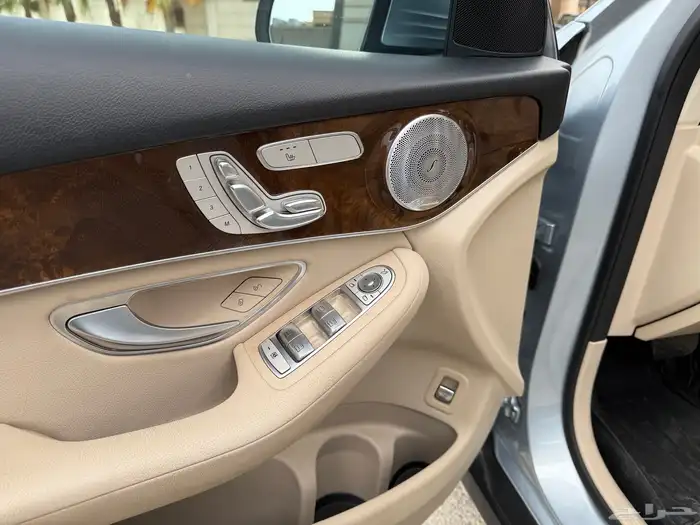 Mercedes GLC 300 2017 أمريكي 4