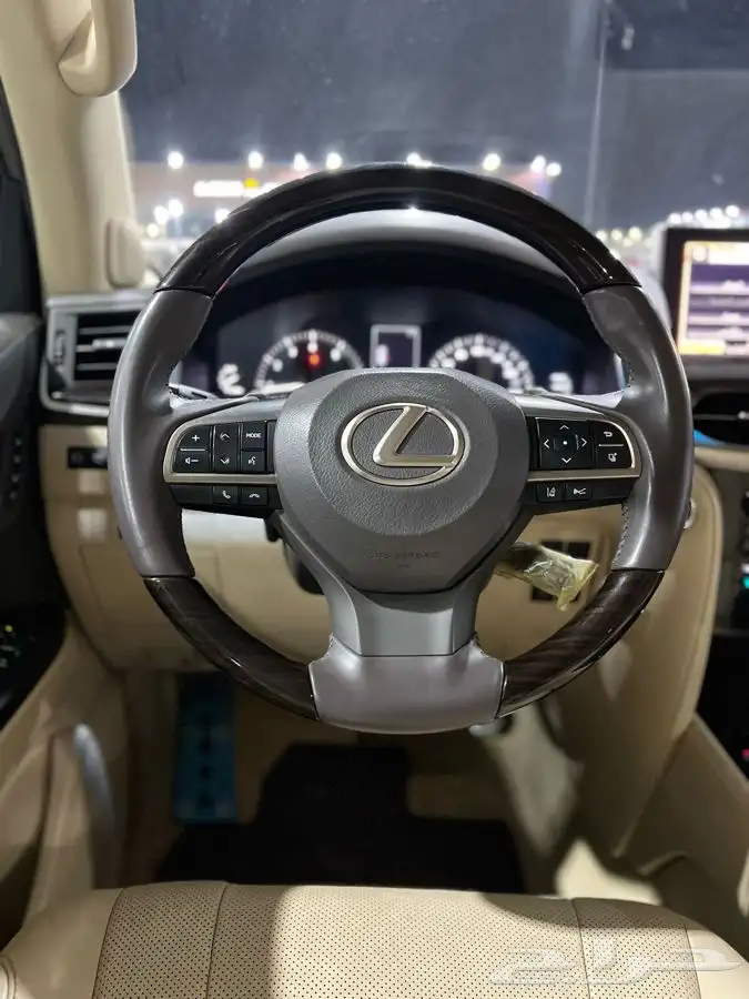 لكزس LX570 2018 8