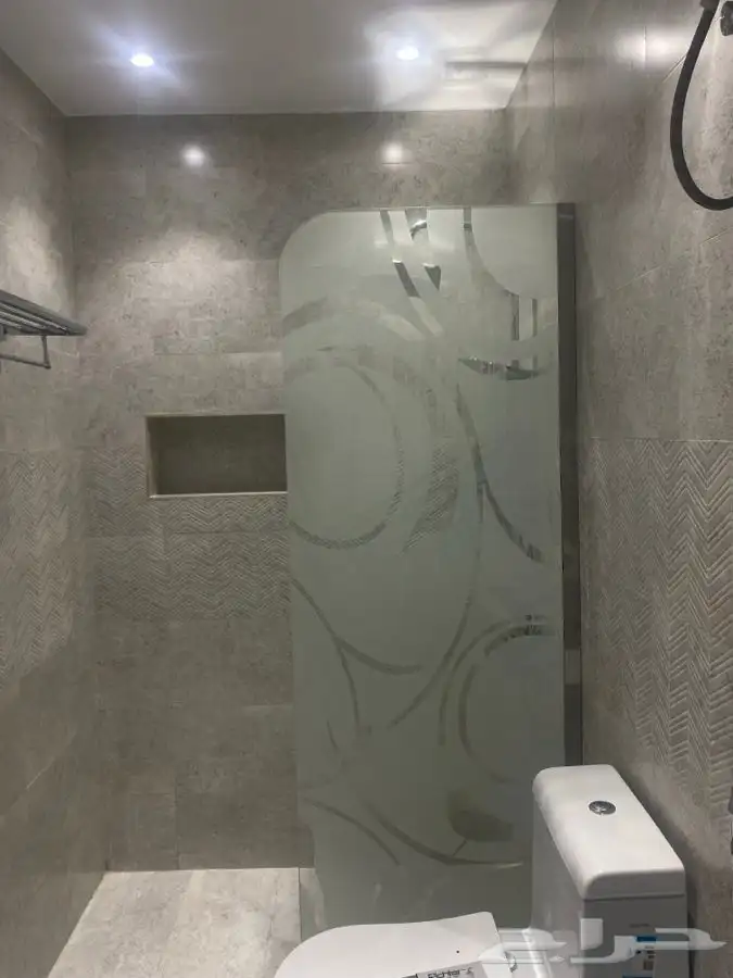 قواطع زجاج سكريت مكاتب زجاج حاجز شاور واجهات محلات 7