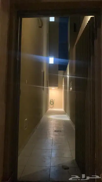 مجمع للايجار بحي الرمال 0