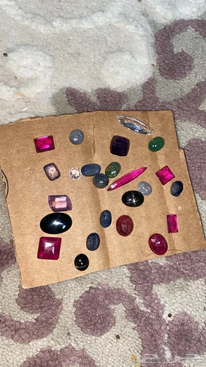 احجار كريمه قديمة لها اكثر من 30 سنه 1