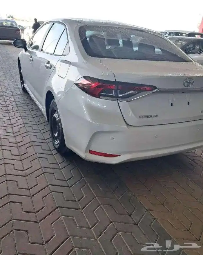تويوتا كورولا XLI 2.0 طيس بنزين 2025 3