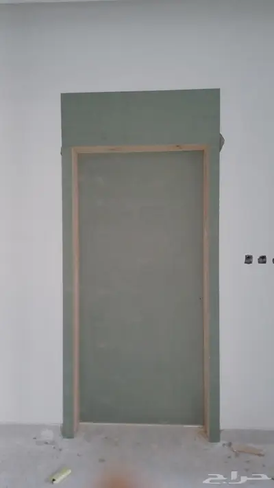 منجره لعمل جميع أنواع الأبواب وغرف النوم والطاولات والمجالس 0