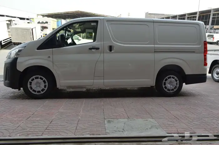 تويوتا باص هايس 2025 ديزل قير عادي عبداللطيف جميل 4