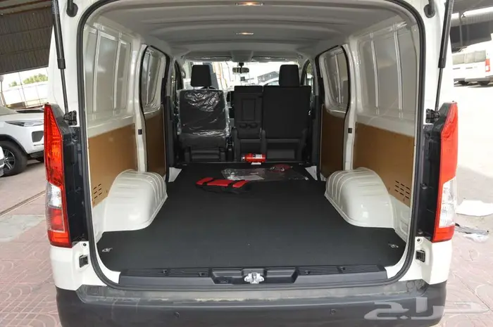 تويوتا باص هايس 2025 ديزل قير عادي عبداللطيف جميل 7