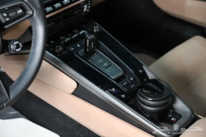 شركة البريمي لسيارات Porsche 911 8