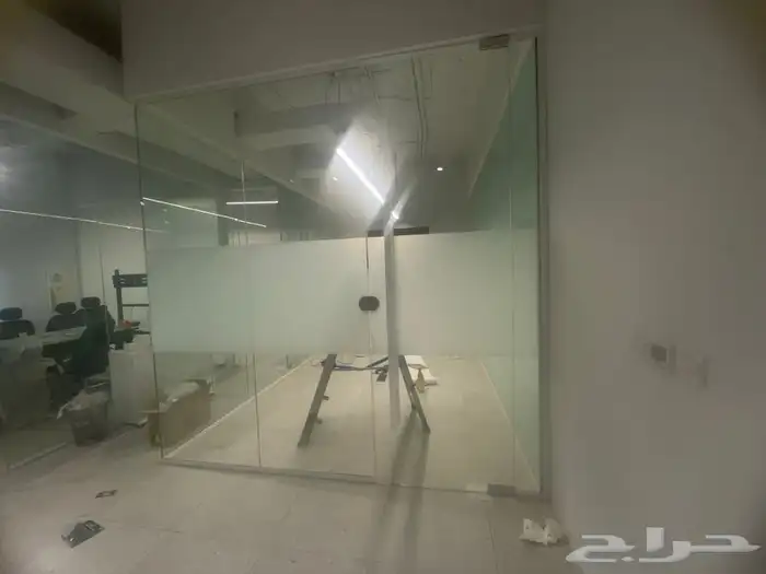قواطع زجاج سكريت مكاتب زجاج حاجز شاور واجهات محلات 10