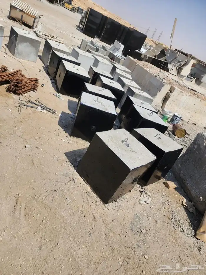 حواجز خرسانية قواعد انارة دعايه وأعلان 40