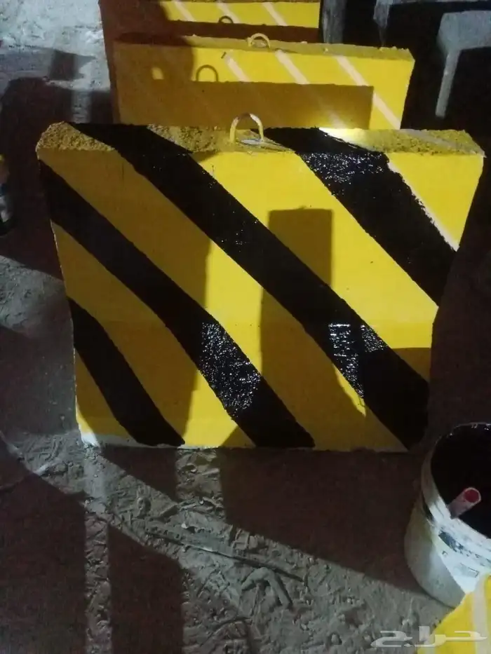حواجز خرسانية قواعد انارة دعايه وأعلان 53