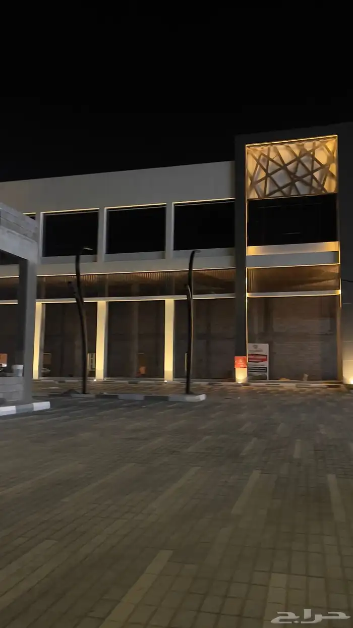 محلات تجارية ومعارض بحي الشاطيء بجازان 1