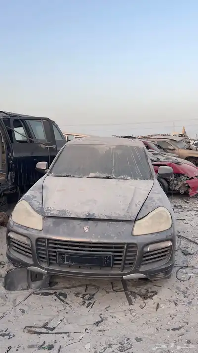 بورش كايين 2010قطع غيار فقط السياره في البحرين 0