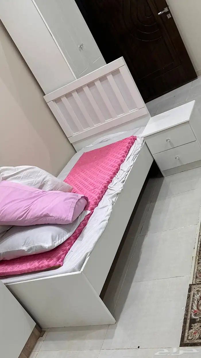 غرفه نوم استخدام نظيف 2