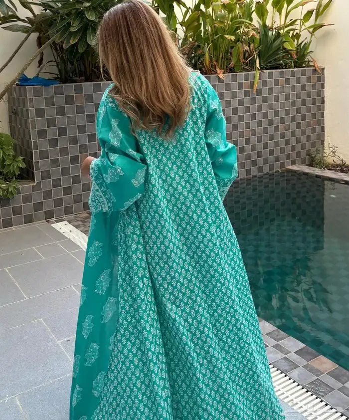 عبايات صيفيه جديده وبارده باسعار ممتازه 17