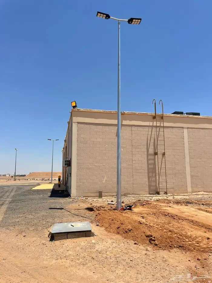 اعمدة شوارع و ديكورية وملاعب حدائق led على الطلب 11