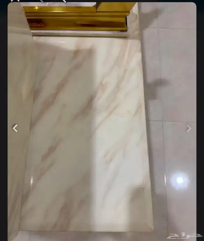 طاولة كنب رخام أخت الجديده معها ثلاث خدمه 0