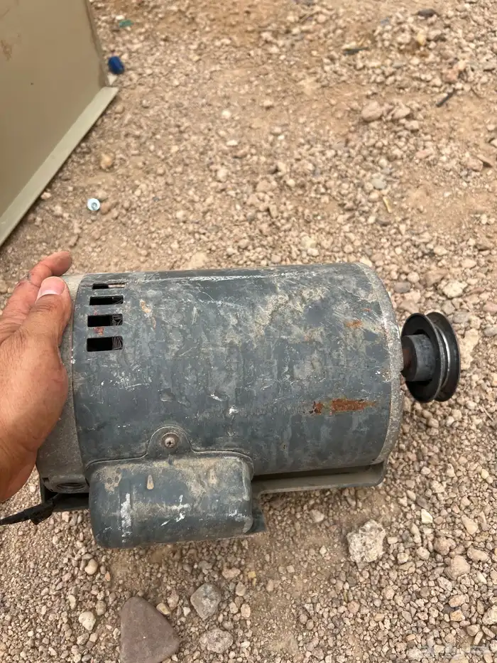 مروحة ومطور مكيف صحراوي 2