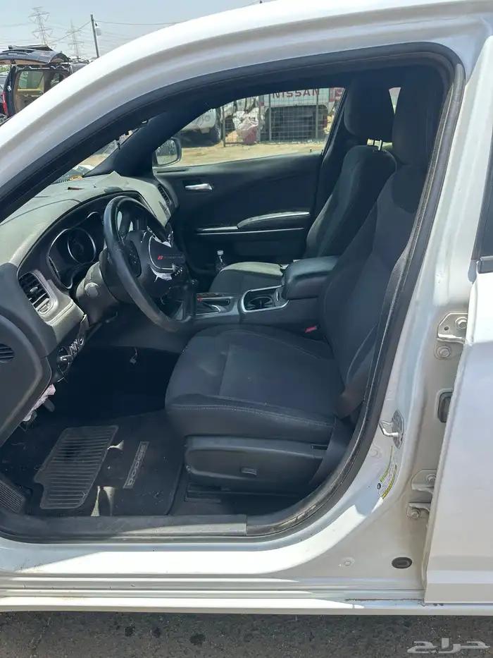 دودج تشارجر 6سلندر 2016 قطع تشليح فقط 5