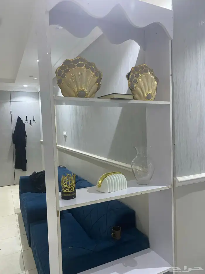 مكتبه جميله جدا واستخدام بسيط بيضا وطويله 4