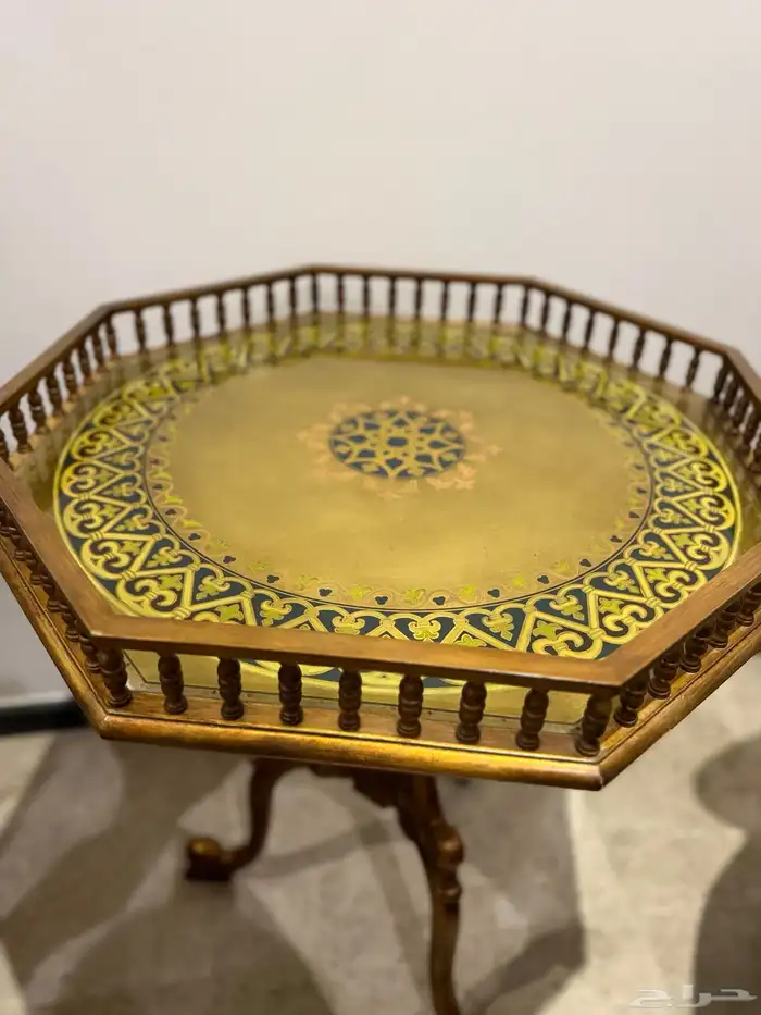 طاولات جانبية 0