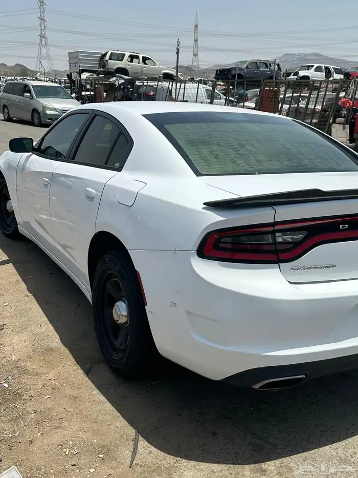 دودج تشارجر 6سلندر 2016 قطع تشليح فقط 2
