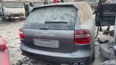 بورش كايين 2010قطع غيار فقط السياره في البحرين 2