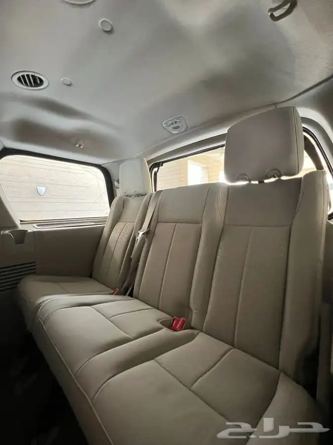 اكسبيديشن 2013 عداد 29 الف كم فقط التوكيلات مالك واحد 37