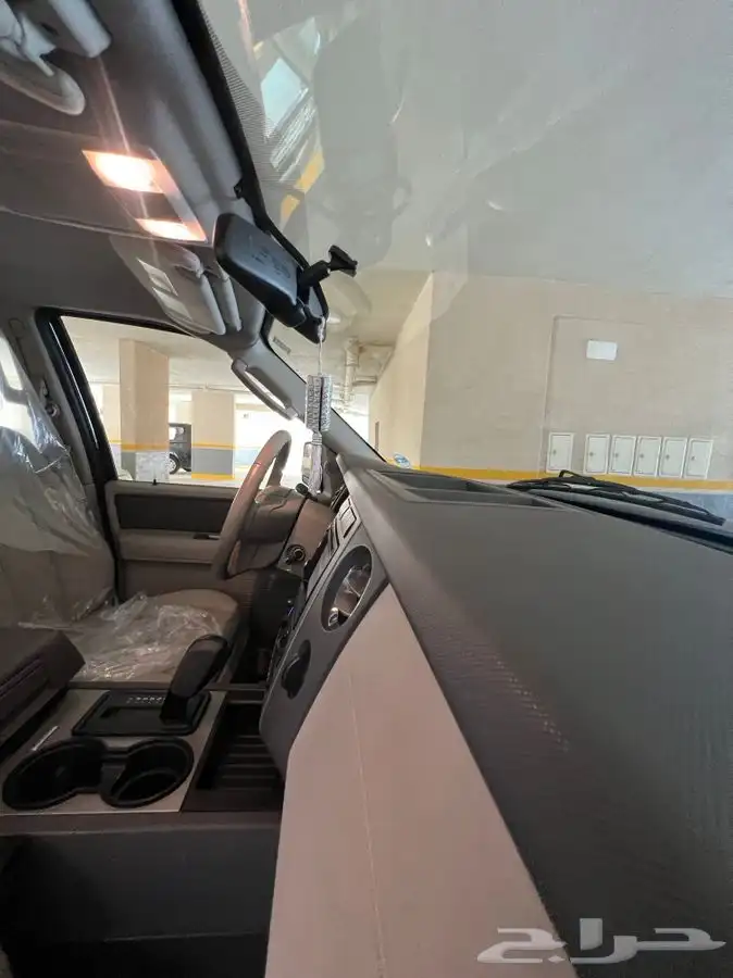 اكسبيديشن 2013 عداد 29 الف كم فقط التوكيلات مالك واحد 24