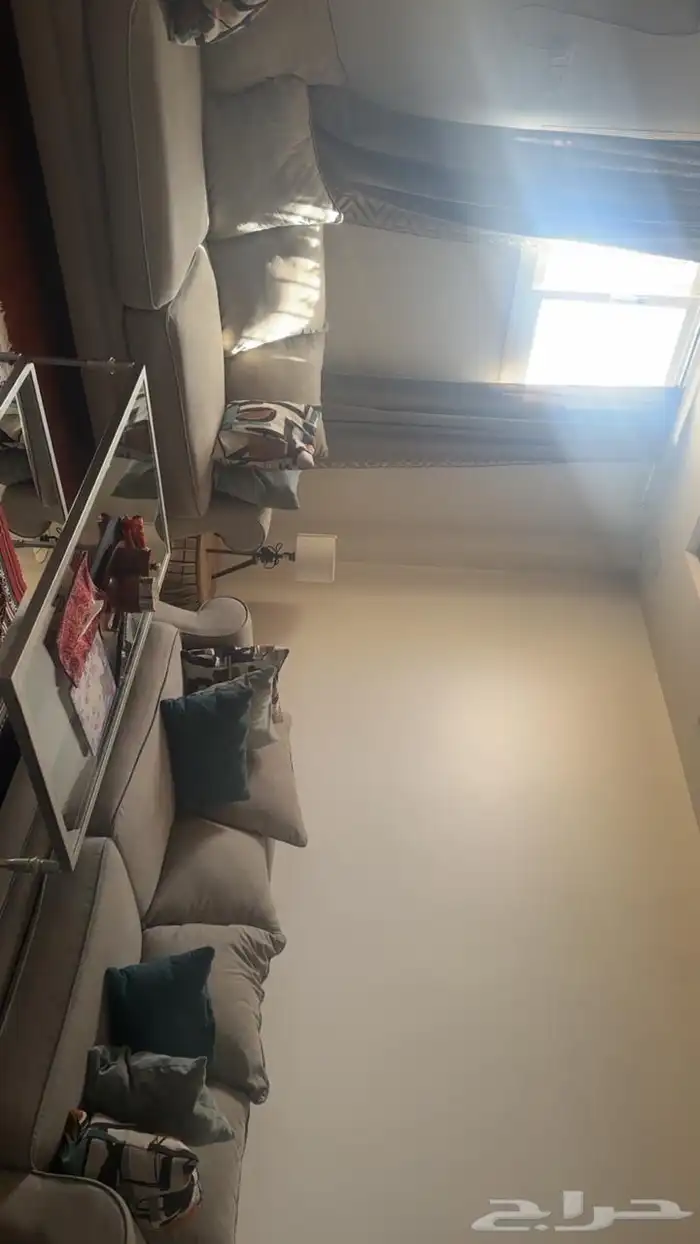 كنب. من ذي فكتوري 1