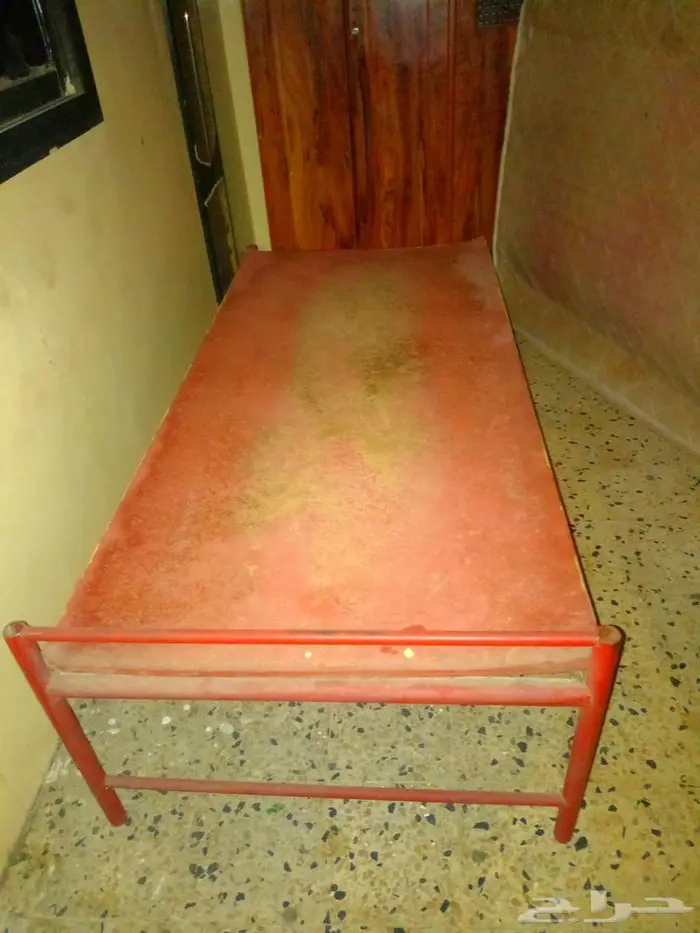 جهاز رياضة وعدد 3 سرير حديد 2