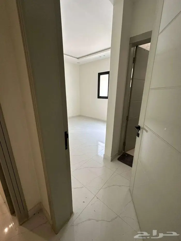 فيلا للايجار بحي العريجاء 8