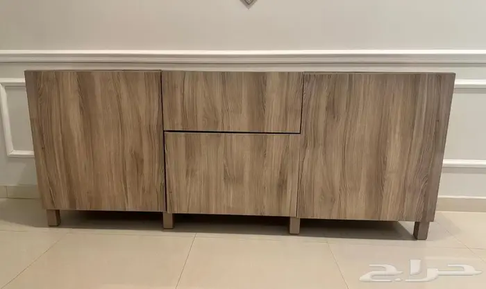 سرير حديد وبوفيه 1.80 م ومكيف سبليت 0