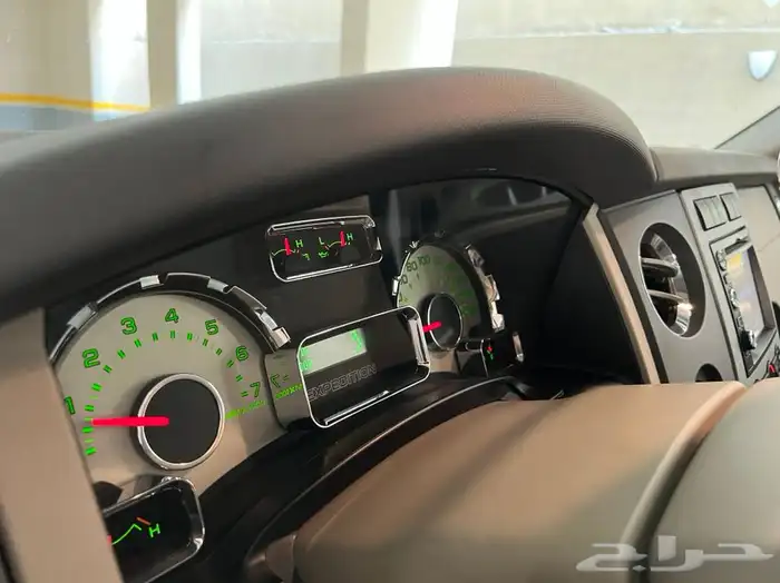 اكسبيديشن 2013 عداد 29 الف كم فقط التوكيلات مالك واحد 21